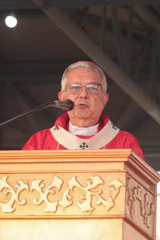 Cardenal Adalberto Martínez presidió hoy la misa del tercer día del novenario.