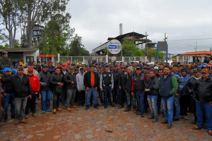 Cañicultores de Mauricio José Troche exigen el inicio de la zafra cañera y la fijación del precio por tonelada de materia prima colocada.