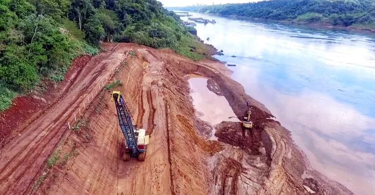 Los trabajos para el segundo puente que unirá Paraguay con Brasil, “el puente de la Integración”, se desarrolla con normalidad.