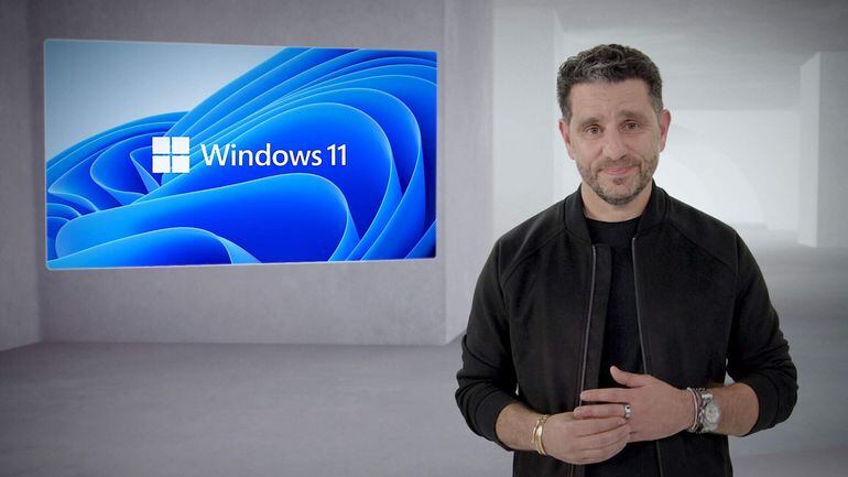 El jefe de Windows, Panos Panay, mostró por primera vez el nuevo Windows 11.