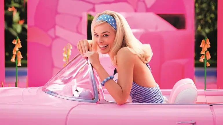 Margot Robbie personificando a "Barbie". La película es, hasta ahora, el mejor estreno de este 2023 en la taquilla de Paraguay.