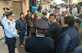 Policía negocia con campesinos para evitar marcha.