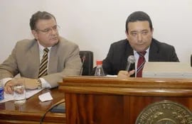 el-parlamentario-del-mercosur-alfonzo-gonzalez-nunez-d-en-una-de-las-reuniones-del-parlasur-en-el-cabildo--214503000000-598289.jpg