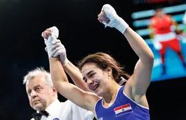 El festejo de Minerva Montiel después del triunfo, por decisión unánime de los jueces, en el debut en el Mundial de Boxeo Femenino de la IBA.