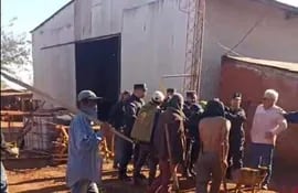 Una turba de indígenas atacó un establecimiento rural el domingo pasado.
