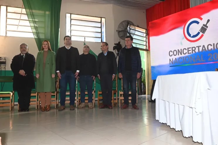 Varios partidos y movimientos políticos oficializaron este domingo su acuerdo para la “concertación nacional”.
