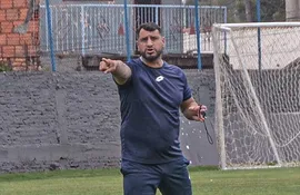 Mario Vicente Jara (42 años), entrenador de Resistencia.