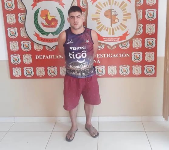 Rodrigo Javier Candia Díaz fue detenido frente a su vivienda por agentes de Investigaciones de la Policía Nacional.