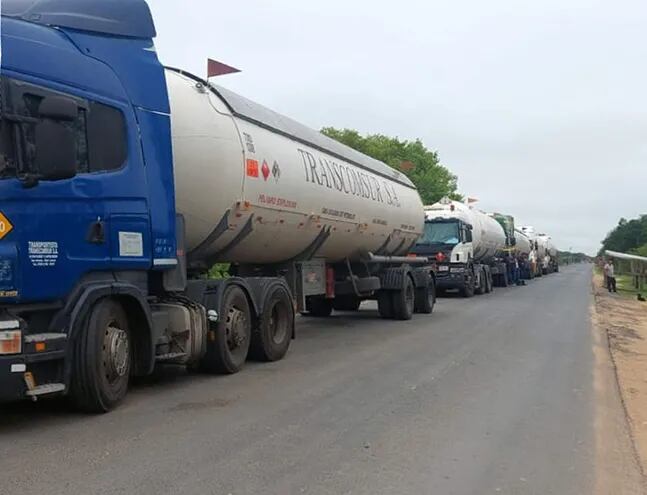 La retención de camiones con GLP en la frontera con Argentina inició el sábado último.