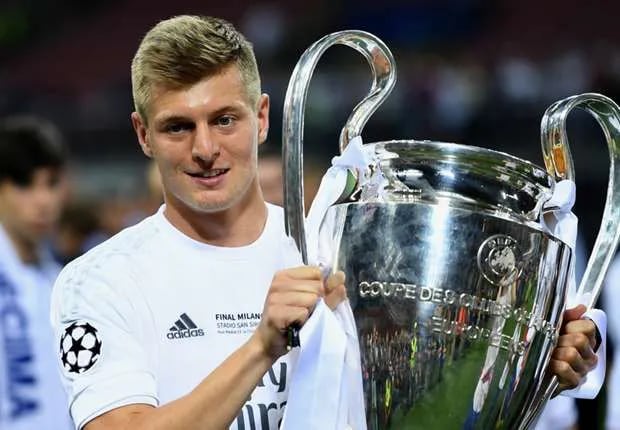 El Real Madrid anunció este miércoles el acuerdo alcanzado con el alemán Toni Kroos para ampliar su contrato.