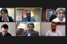 Mónica Seifart, Fernando Silva Facetti, Gladys Bareiro, David Rivas, Rodrigo Blanco y Jorge Bogarín, en la sesión virtual del JEM.