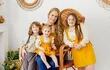 Hermosa postal. Nicole Sautu con sus tres hijos: Victoria, Valentino y Valery, en la previa del Día de la Madre.