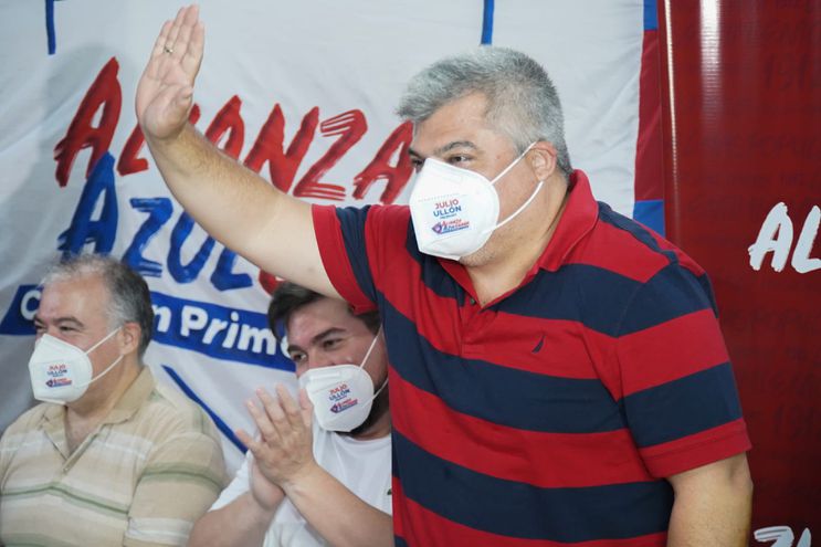 Francisco Fariña (d), candidato a vicepresidente del movimiento de Julio Ullón.