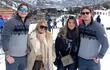 Postal familiar. Alejandra Prayones con sus hijos Maia y los gemelos Iván y Axel, en la fría Aspen.