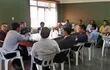 ganaderos-y-autoridades-de-yguazu-durante-la-reunion-para-definir-estrategias-para-el-combate-del-abigeato--210658000000-1432536.jpg