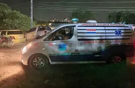 La ambulancia que transportó a Vita Aranda hasta el Hospital Nacional de Itauguá cuando salía del anfiteatro José Asunción Flores. Se lee que debía ser una "unidad de soporte avanzado".
