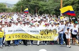 habitantes-de-cucuta-colombia-marchan-por-la-dignidad-en-protesta-por-la-deportacion-masiva-de-colombianos-por-parte-del-gobierno-venezolano-de-nico-194050000000-1373294.jpg