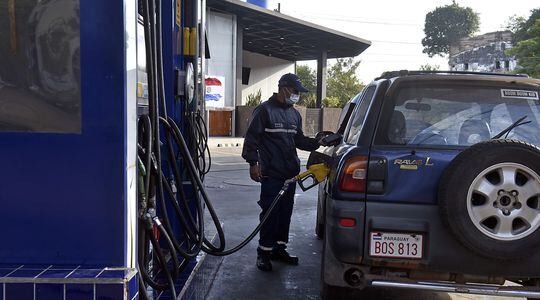 Pese a que el sector privado estudia una próxima suba del combustible, Petropar no adelanta ninguna nueva modificación para este mes.