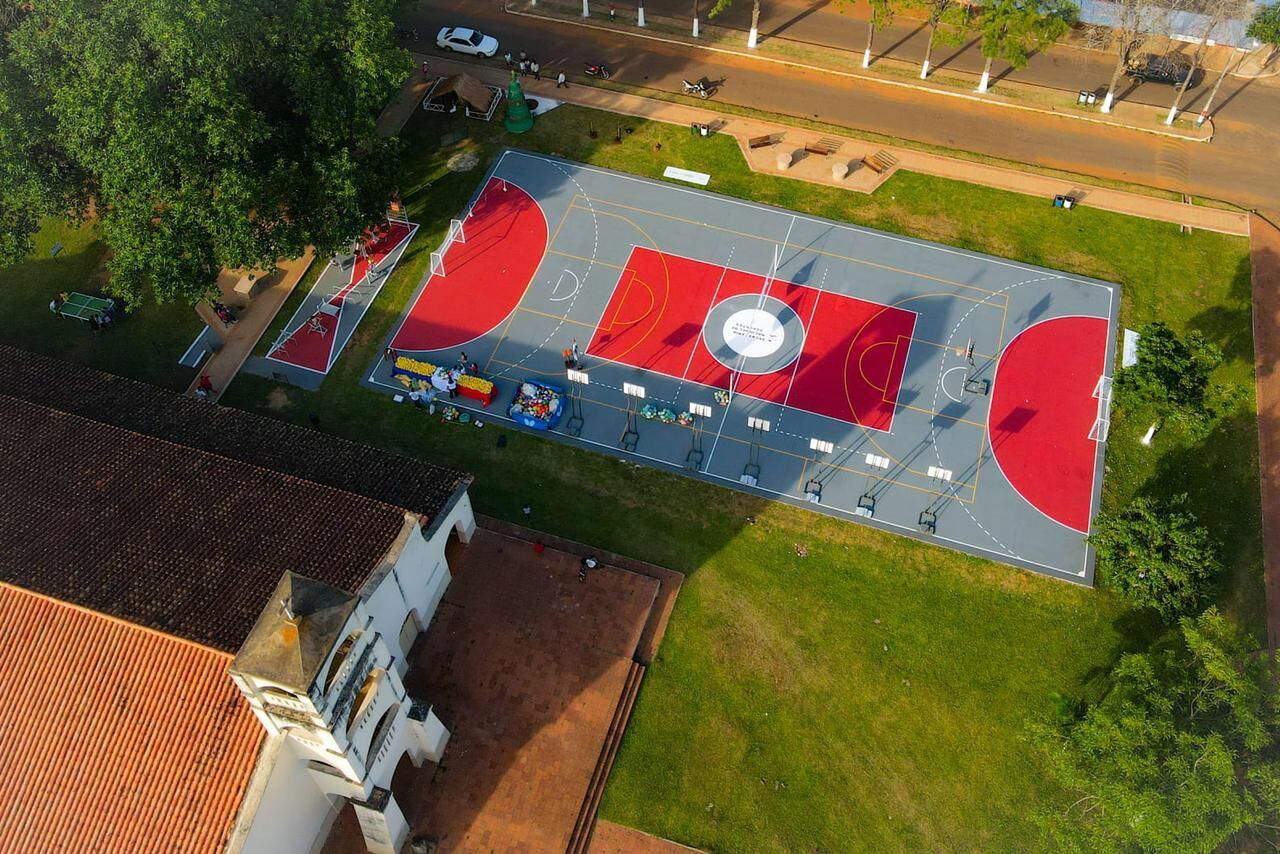 Cinco plazas deportivas fueron inauguradas ayer en Caazapá.