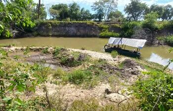 Estado actual del arroyo Yhaguy en la compañía Campichuelo de la ciudad de Santa Elena.