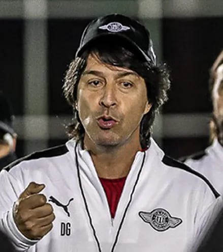 Daniel Garnero (52 años), el entrenador de Libertad