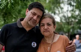 Los padres del asesinado Fernando Báez Sosa, Silvino Báez y Graciela Sosa. (Imagen extraída de Twitter)