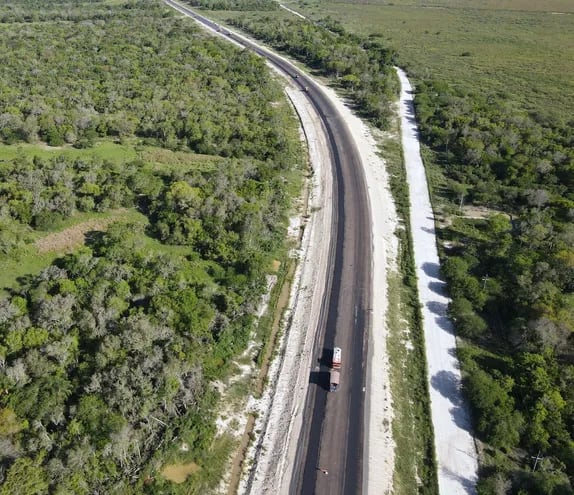 Culminó el asfaltado del tramo que falta para completar los 90 kilómetros de la ruta Alberdi-Pilar.