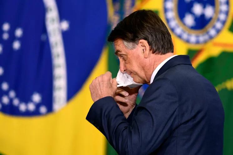 Fiscalía brasileña investigará a Bolsonaro por ataques al sistema electoral.
