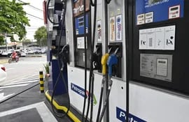 Algunos emblemas están anunciando que desde el próximo fin de semana ya podría subir el precio de los combustibles.