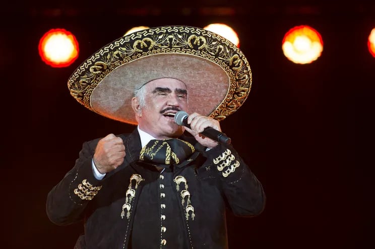Fotografía de archivo del cantante mexicano Vicente Fernández durante un concierto, el 16 de abril de 2016, en el estadio Azteca en Ciudad de México.