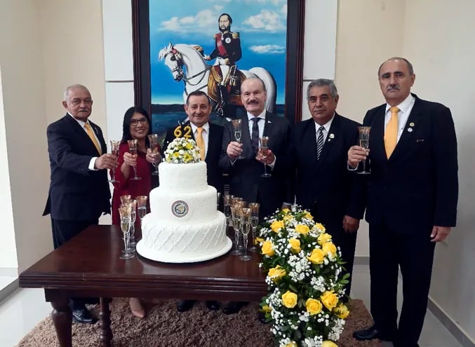 Junto al ministro de Defensa Nacional, los miembros del Círculo festejaron su aniversario.