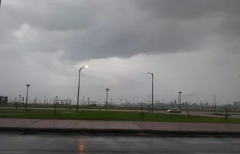 Lluvias y tormentas eléctricas afectaron este martes a Encarnación, capital de Itapúa.