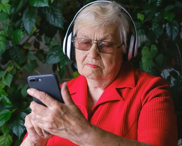 En algunos casos, el uso de la tecnología puede ser un poco más complicado en los adultos mayores.