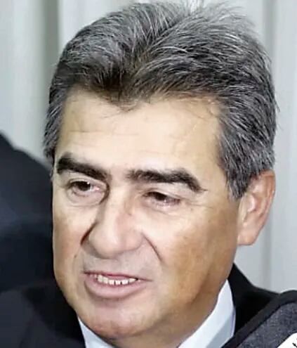 El diputado Roberto González (ANR, Añetete), titular del Consejo de la Magistratura. Votó por el Gobierno Abdo-Cartes.