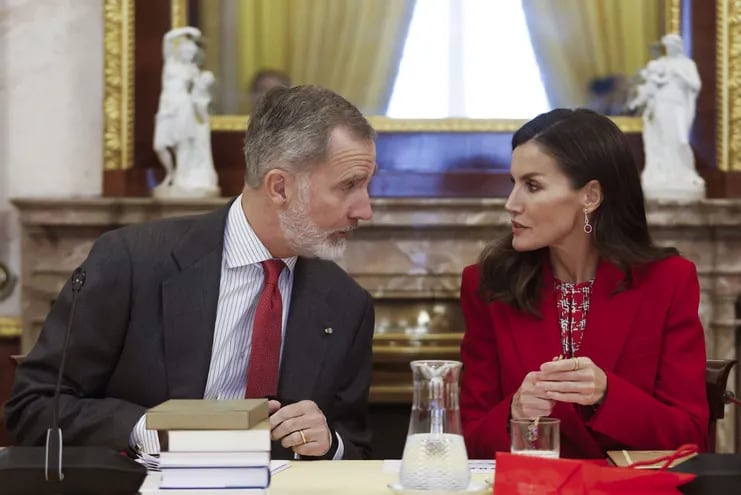 El rey Felipe VI  y la reina Letizia en la reunión anual del Patronato del Instituto Cervantes  en el Palacio Real De Aranjuez.