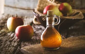 El vinagre de manzana tiene muchos beneficios para la salud, pero en particular se ha demostrado en numerosos estudios que mejora los niveles de azúcar en sangre.