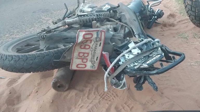 Así quedó la motocicleta en la que se transportaba Alfredo Chena Ferreira quien falleció tras se embestido por un ómnibus conducido por un joven de 18 años.