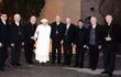 el-papa-benedicto-xvi-se-toma-la-foto-oficial-con-la-delegacion-de-obispos-paraguayos-en-su-lugar-de-reposo-en-vaticano--225254000000-1648648.jpg
