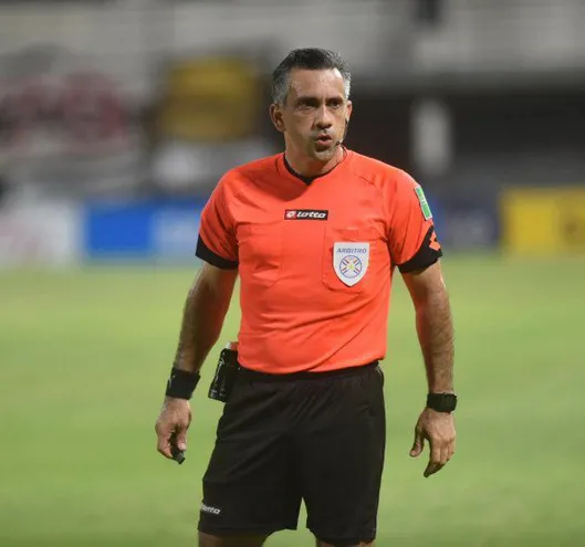 Carlos Paul Benítez, árbitro FIFA para el 2023.