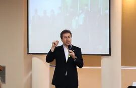 El ministro Luis Alberto Castiglioni aseguró que "trabaja en silencio" por las mipymes