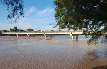 Puente en Pozo Hondo que conecta con Argentina. Las temperaturas en el lugar fueron de -5°C anoche.