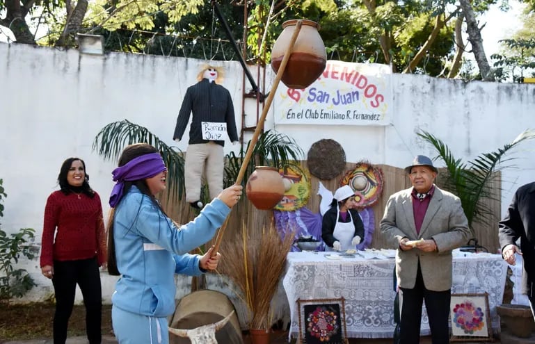 Los juegos en la fiesta de San Juan son parte de la tradición y cultura de nuestro país.