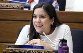 Johanna Ortega, diputada por Asunción, criticó el estado financiero de la comuna asuncena.