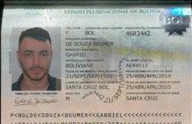 El pasaporte boliviano con el que Sebastián Marset ingresó a Paraguay, en 2019, con la identidad de Gabriel De Souza Beumer.