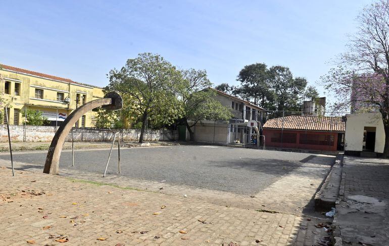 El proyecto que debe ser ejecutado en la escuela José Eduvigis Díaz, incluye un polideportivo techado.