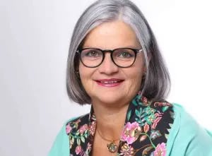 Sonja Maria Steckbauer, escritora y docente austríaca que lleva 25 años estudiando acerca de la literatura paraguaya.