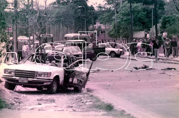 La avenida España y América fue testigo del atentado aquella mañana del 17 de setiembre de 1980. Sobre el pavimento los restos de Somoza.