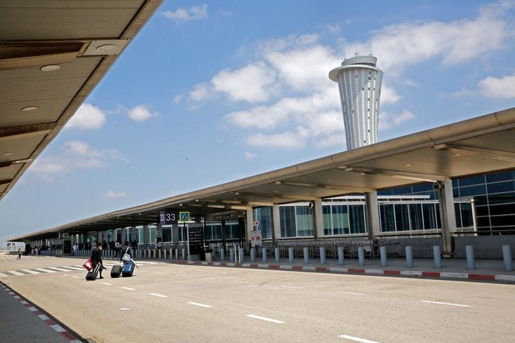 El aeropuerto Ben Gurion, cercano a Tel Aviv. Los vuelos fueron desviados hacia otro aeroparque debido al lanzamiento de cohetes desde la Franja de Gaza.  (Gil Cohen/ AFP)