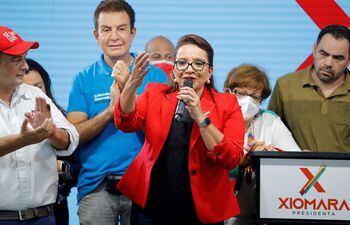 Fotografía de archivo fechada el 28 de noviembre de 2021 que muestra a Xiomara Castro, presidenta electa de Honduras.