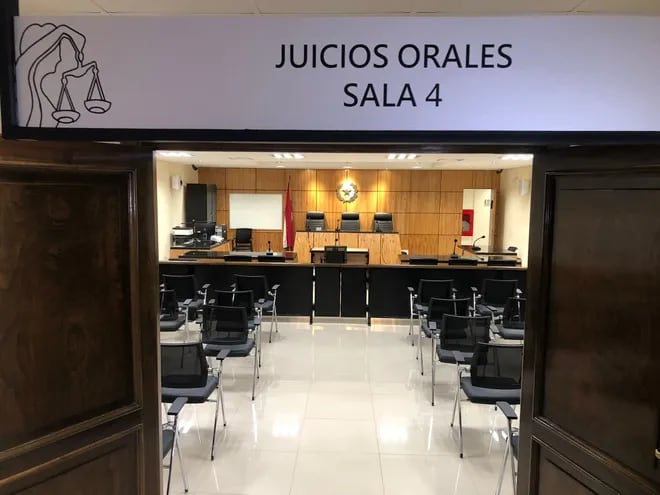 Una vez más el senador electo Rafael Esquivel logró suspender su juzgamiento.